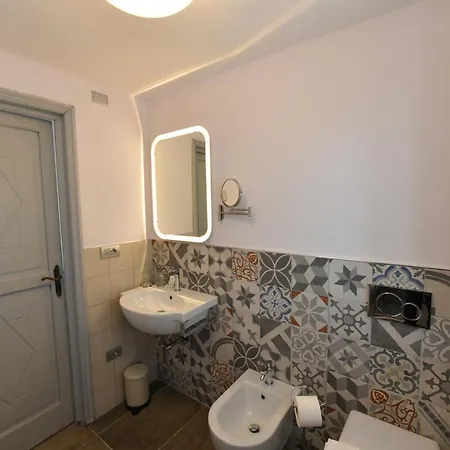 Antica - Guest House&hammam - Servizi Un A Affittacamere 4*